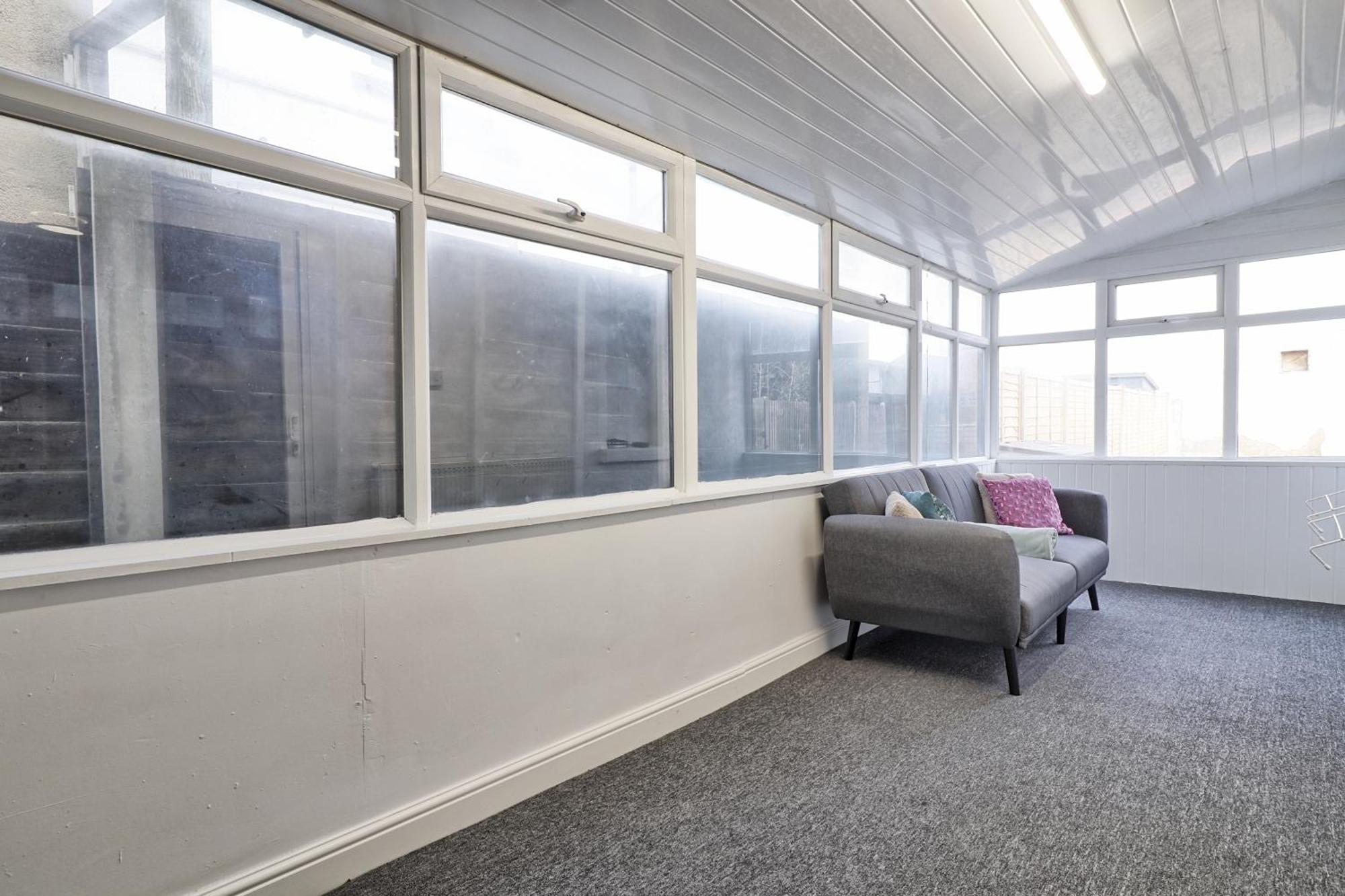Beautiful Spacious Four Bedroom House With Parking For 2 Cars, 5 Minute Walk To Southend Station Extérieur photo