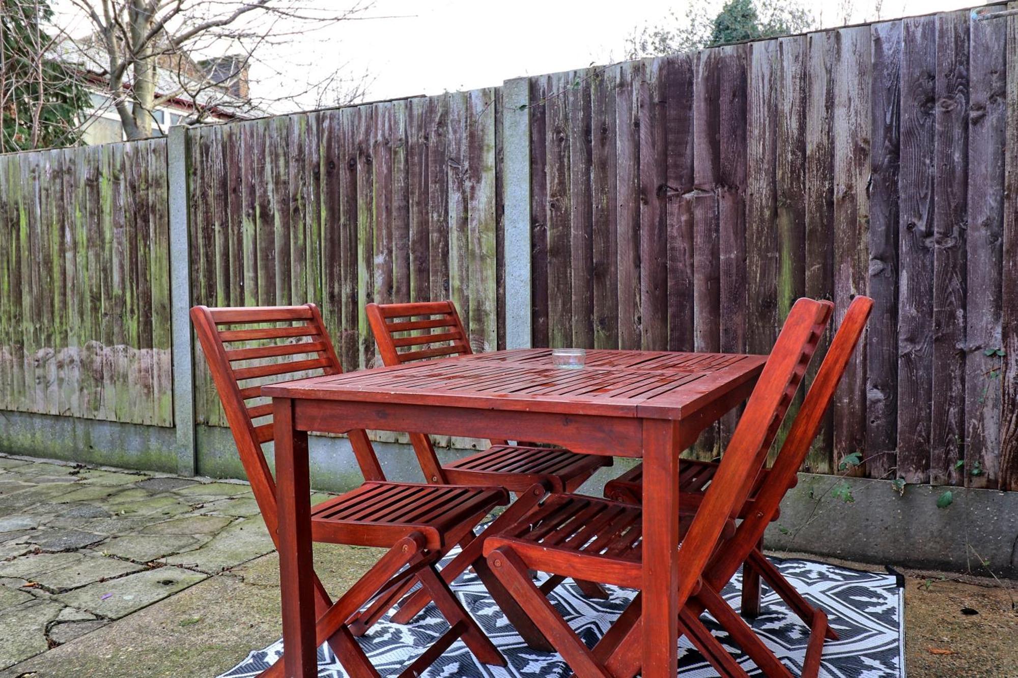 Beautiful Spacious Four Bedroom House With Parking For 2 Cars, 5 Minute Walk To Southend Station Extérieur photo